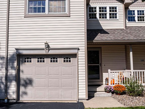5th image of 107 Augusta Dr