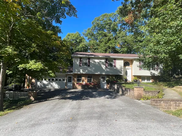 1018 Lasalle Ln, Altoona, PA 16602
