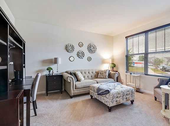 3rd image of 25016 W Chalk Hill Cir