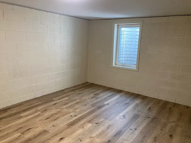 2811 W Koenig St — Photo 6