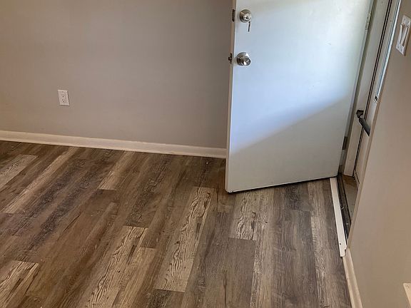 3rd image of 1213 Pine St #1213