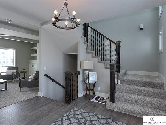 2nd image of 18513 Summit Dr