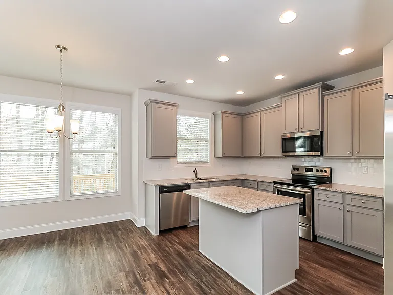 Quinn Residences at Vista Lakes — Photo 20