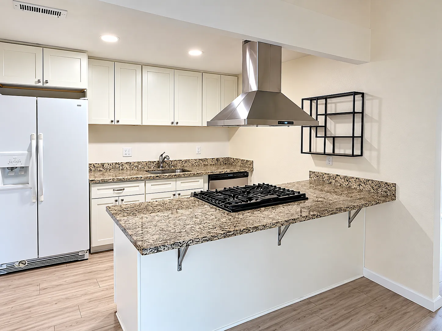 2 bed, 930 sqft, $2,200 — Photo 2