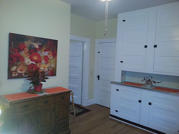 3rd image of 114 N Market St