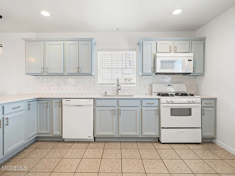 81 Sheridan St — Photo 10