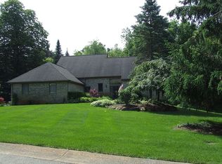 1121 Bear Creek Ct, Rochester, MI 48306