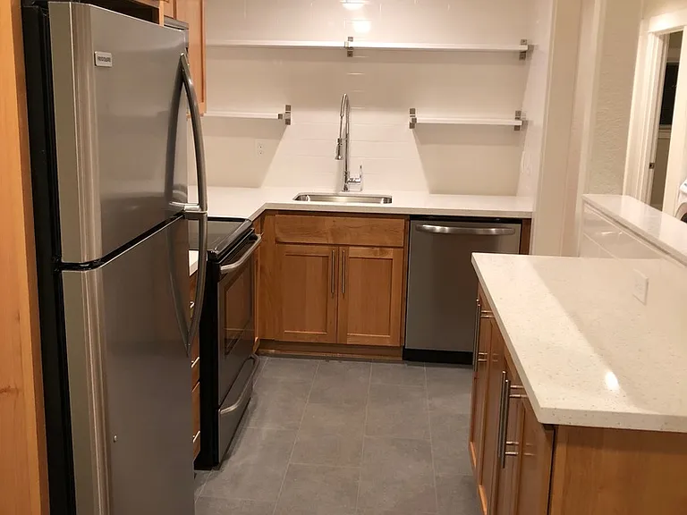Juneau Apartments — Photo 33