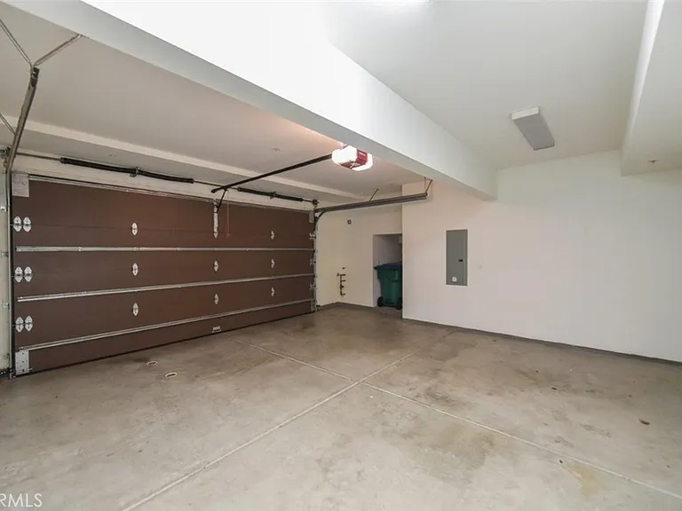 229 Rodeo — Photo 37