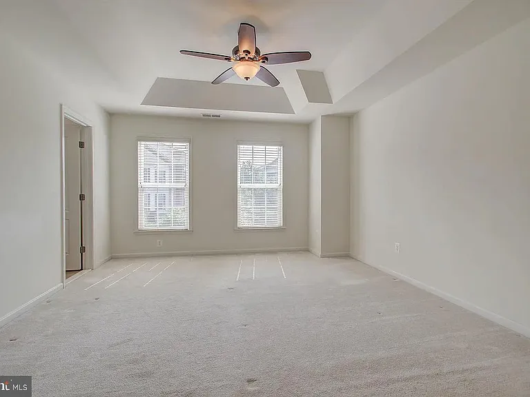 22648 Vienna Green Ter — Photo 15