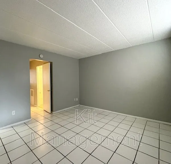 5722 Gay St — Photo 7
