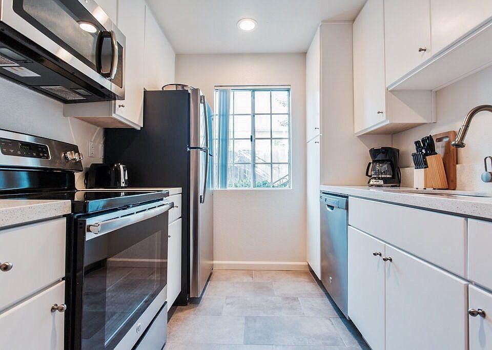 1st image of 3760 3rd Ave APT 1