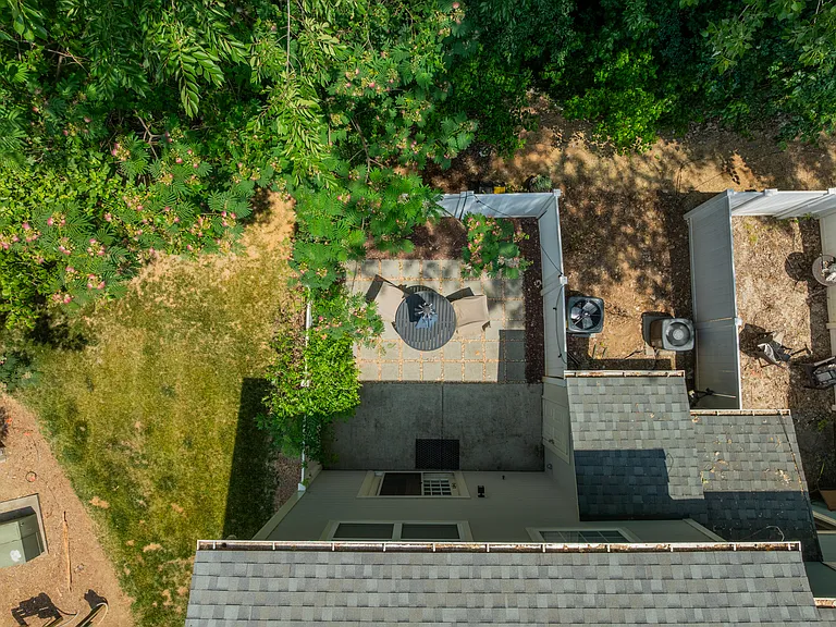 419 Hurston Cir — Photo 14