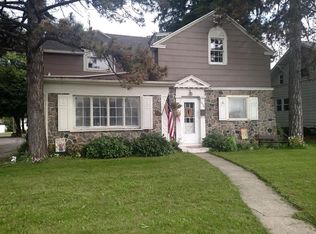 1054 E Market St, Nappanee, IN 46550