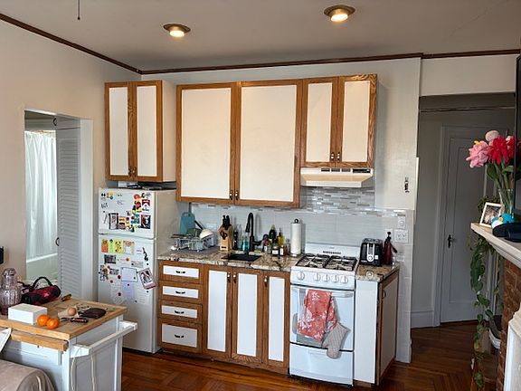 3rd image of 344 W 12th St APT 6C