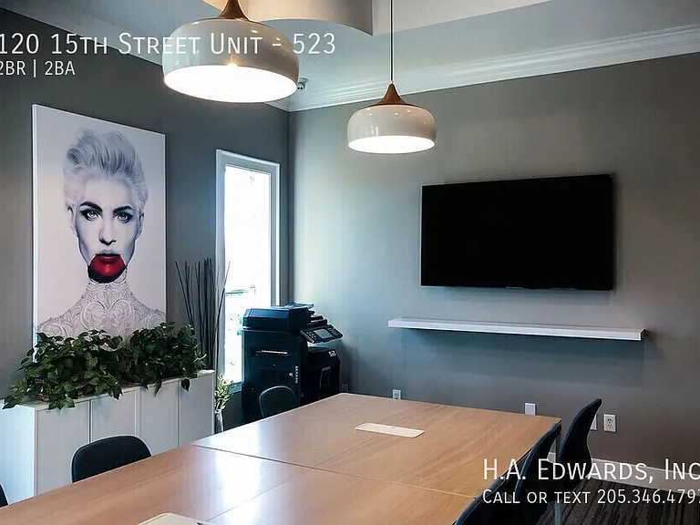 120 15th St E #523 — Photo 4