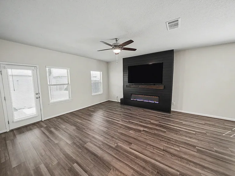 3037 Beringer Blvd — Photo 9