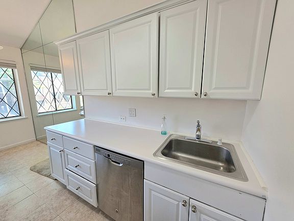 4th image of 33 Joseph Ln #A