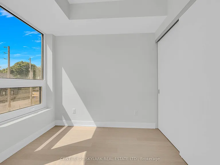 322 Dupont St #206 — Photo 14