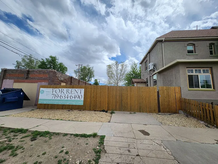 1000 Carteret Ave #4 — Photo 5