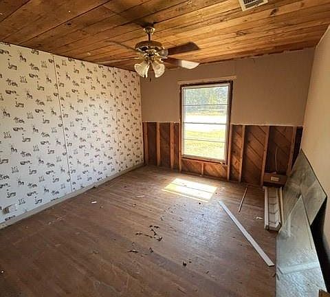 3rd image of 612 N Thompson Ave