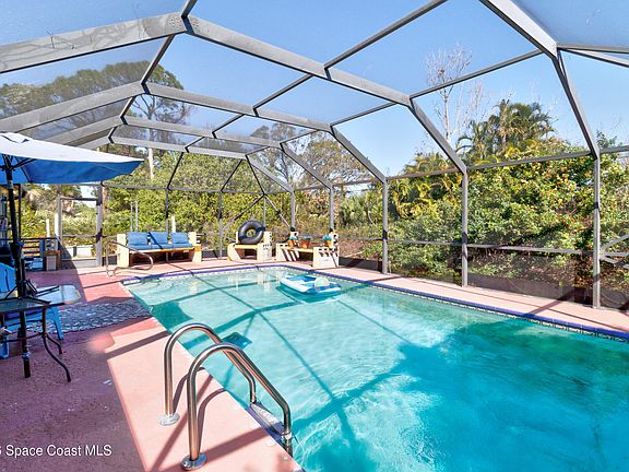 5th image of 397 Warren St