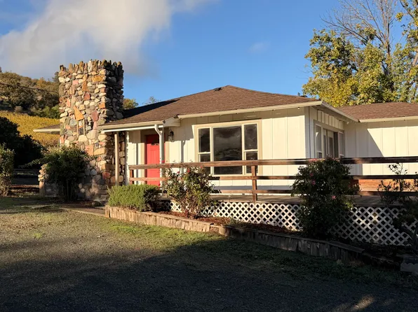 202 Pleasant View Rd, Talent, OR 97540