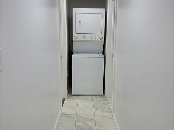 4th image of 515 Henry St APT 2