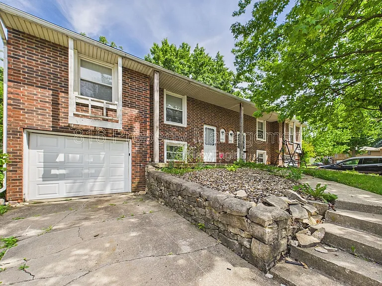 2835 S Tepee Ave — Photo 23