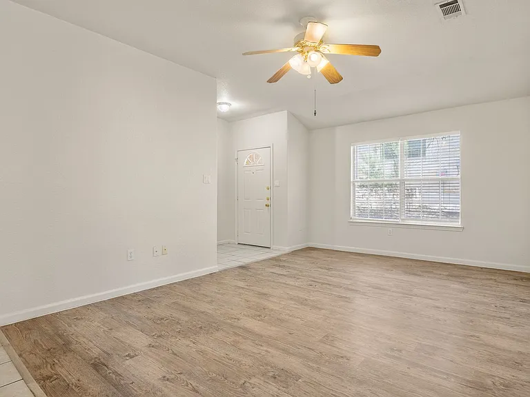 21513 Pershing Ave #A — Photo 5