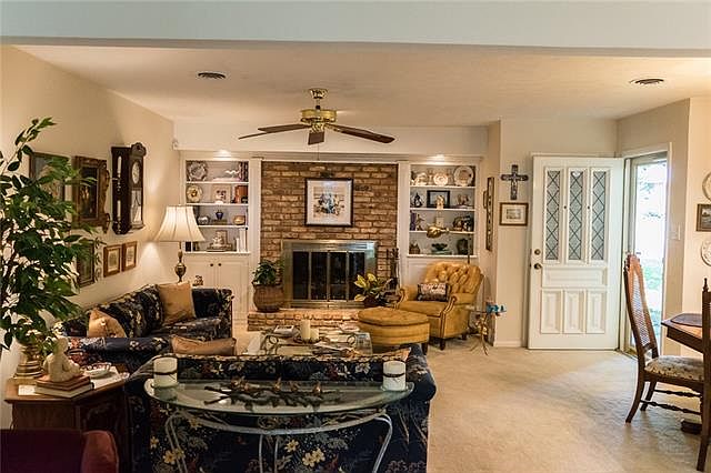 1st image of 2420 Robinwood Ln