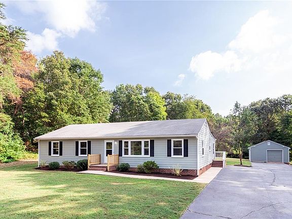 2nd image of 2724 Briarpatch Ln