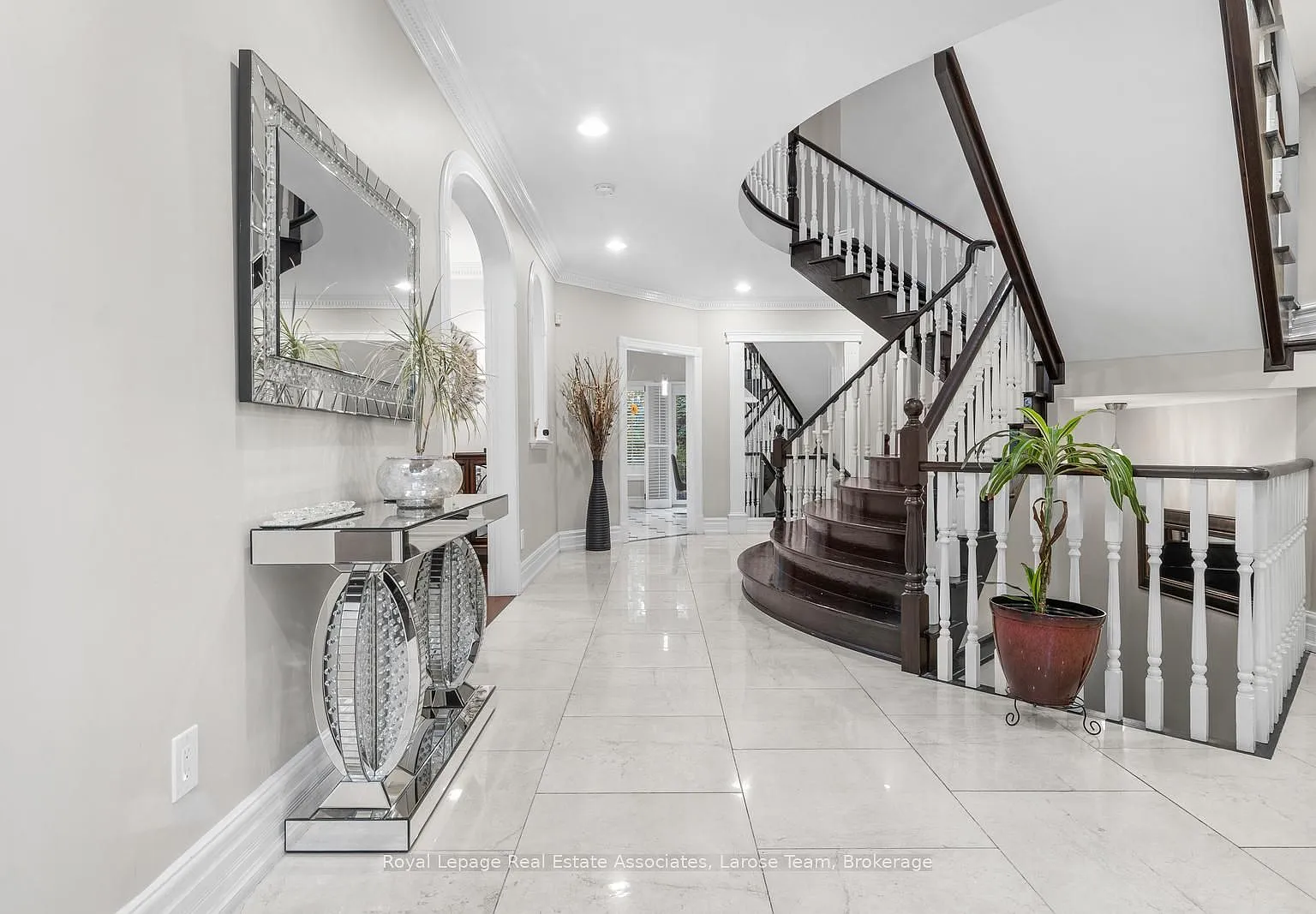 6 bed, $10,000 — Photo 3