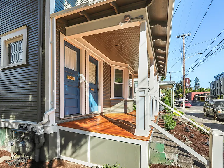 2305 SE Hawthorne Blvd #B — Photo 5