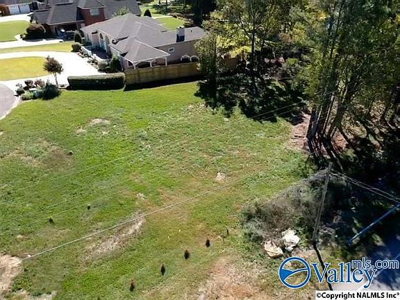 2nd image of 4 Shoreline Cir