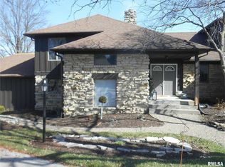 6401 Utica Ridge Rd, Davenport, IA 52807