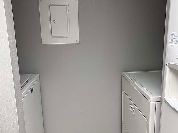 5th image of 4608 W Maryland Ave Unit 107