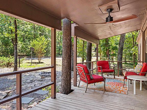 4th image of 924 Cove Creek Rd