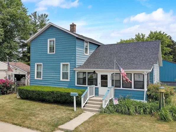 200 Pauquette St, Portage, WI 53901
