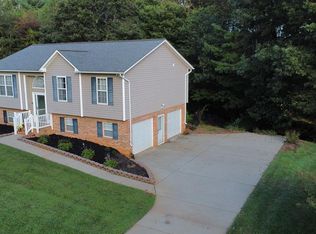 Stone Br #127, Mount Airy, NC 27030