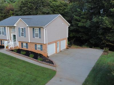 Stone Br #127, Mount Airy, NC, 27030