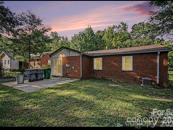 5th image of 3960 Bristol Dr