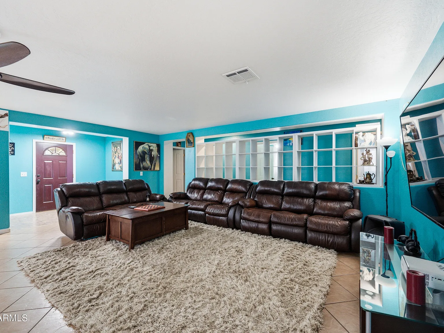 4 bed, 2.0 bath, 2047 sqft, $2,700 — Photo 4