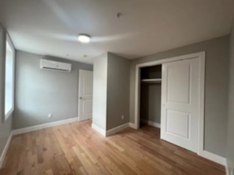 525 Clinton Ave — Photo 10