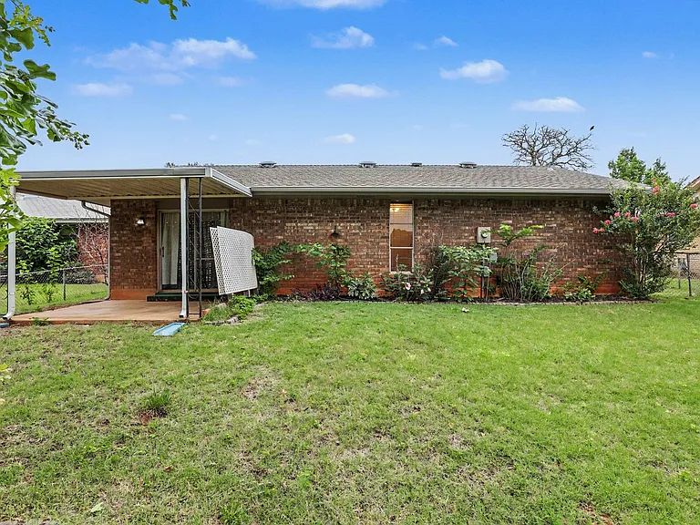 3917 Clendon Way — Photo 25