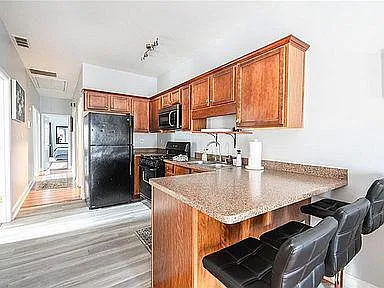 130 Vanira Ave SE #B — Photo 5