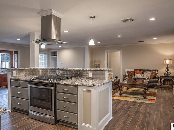 5th image of 2704 Anita Ln #1