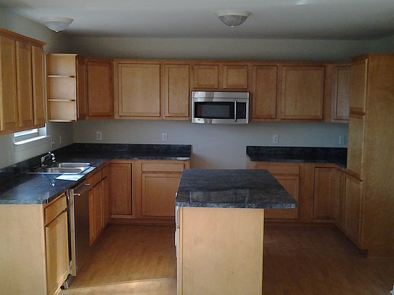 5th image of 22560 Edgewater St