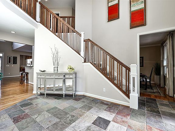 4th image of 7047 Birchley Dr