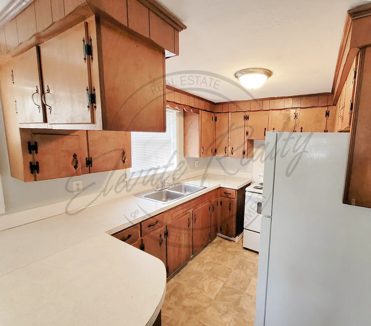 Building Photo - 114 E 17th St #1-A